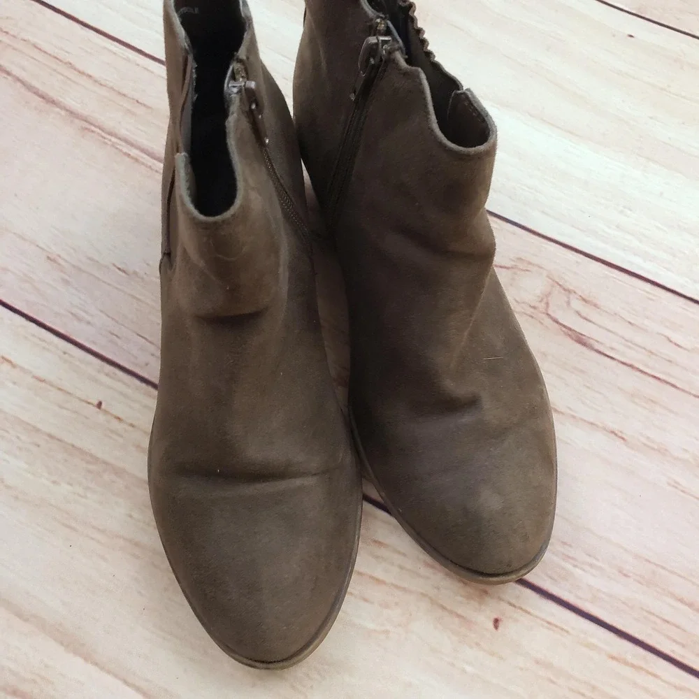 MIA Boots‎ Womens Size 6M Brown Ankle Booties Side Zip Casual Textured Heel